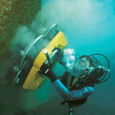 underwater cleaning